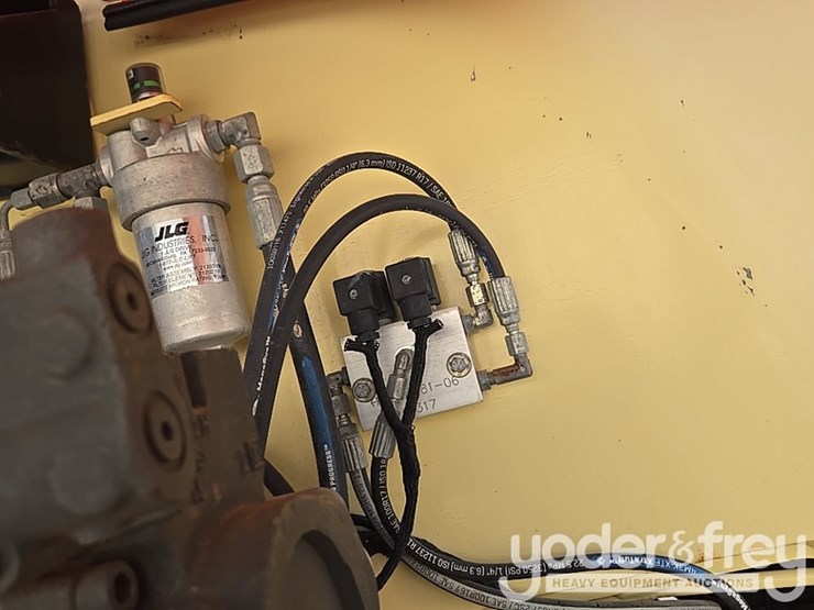 2014-jlg-800aj-image-83