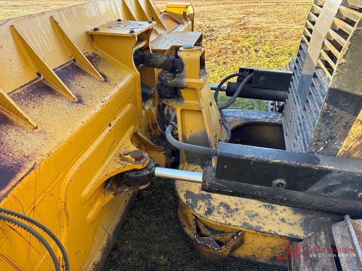 2014-caterpillar-d6k2-lgp-image-5