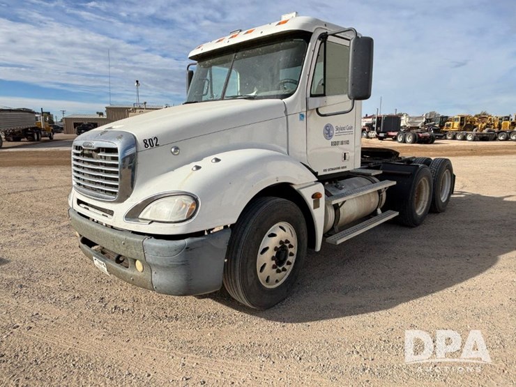 2006-freightliner-day-cab-truck-(gp12099,-unit-802)-image-13