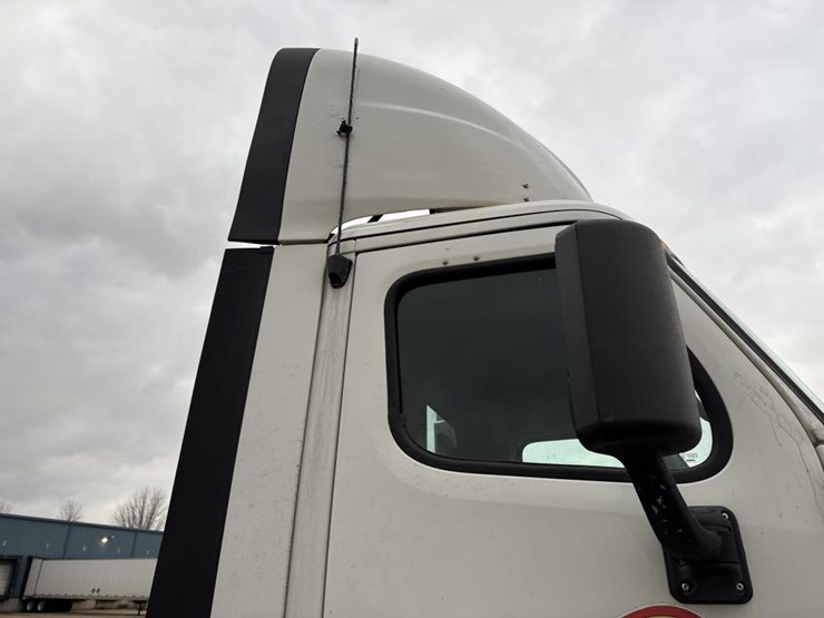 #1481-•-2015-freightliner-cascadia-day-cab-truck-tractor-image-18