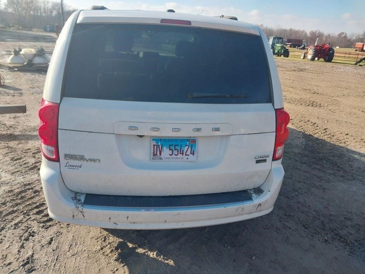 2011-dodge-grand-caravan-image-4