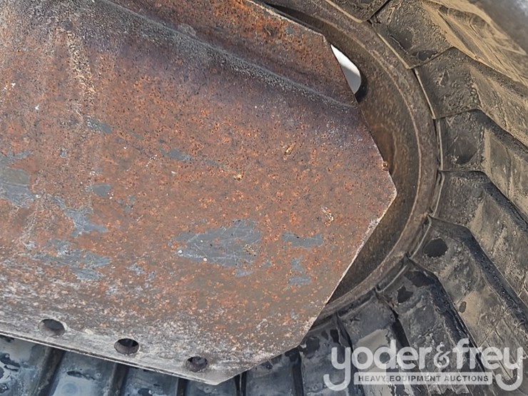 2020-deere-35g-image-29