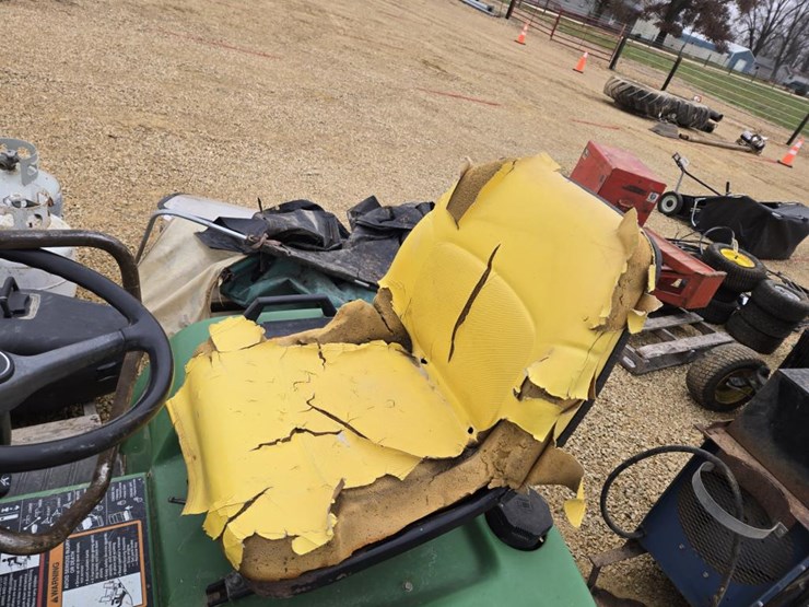 john-deere-445-image-7