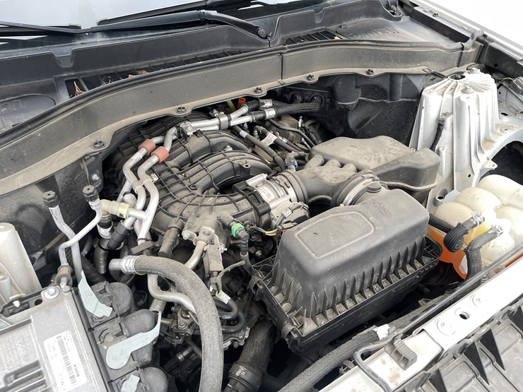 2021-ford-explorer-image-35