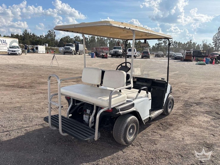 ez-go-golf-cart-image-3