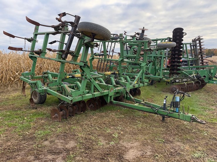 17-shank-john-deere-disc-chisel-image-1