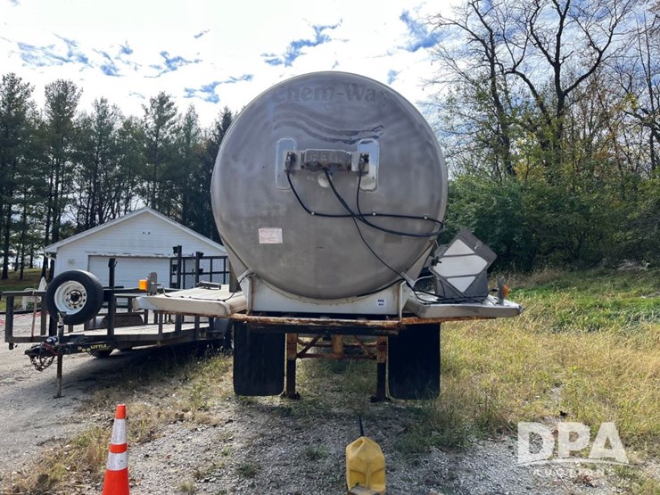 1982-heil-trailer-image-2