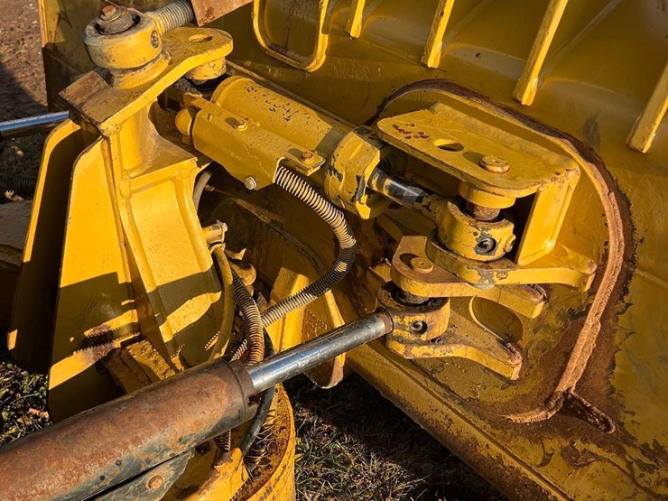 2015-caterpillar-d5k2-lgp-image-5