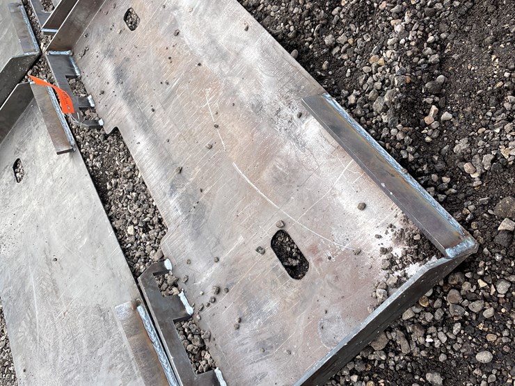 #1225-•-skidsteer-adapter-plates-image-2