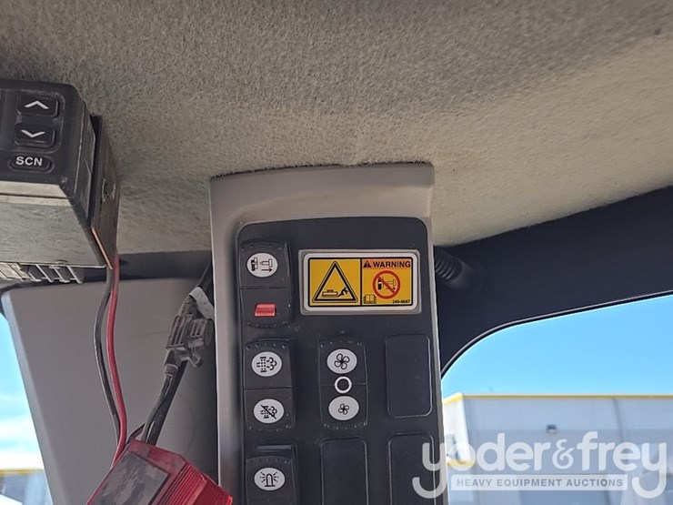 2016-caterpillar-120m2-image-231