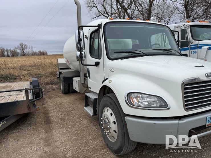 2009-freightliner-lp-truck-(dr12787-unit-5255)-image-5