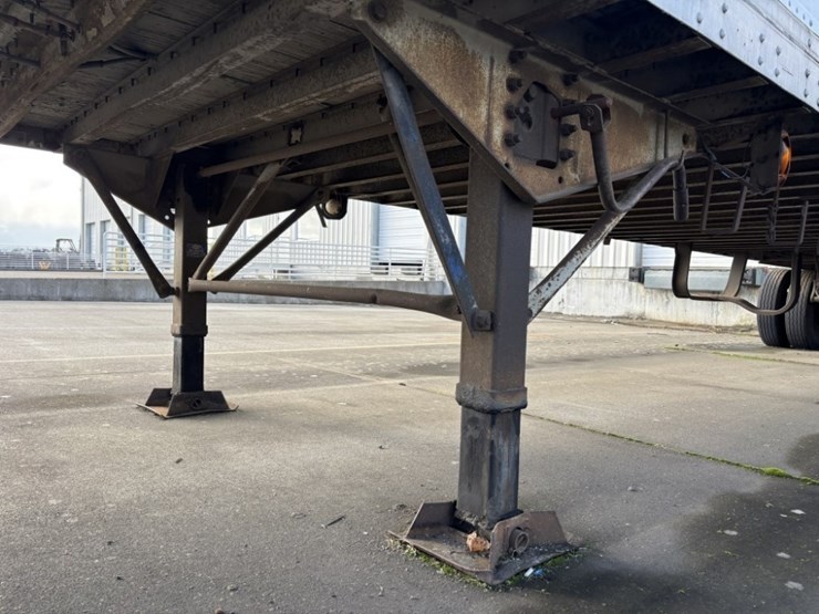 strick-trailer-image-19