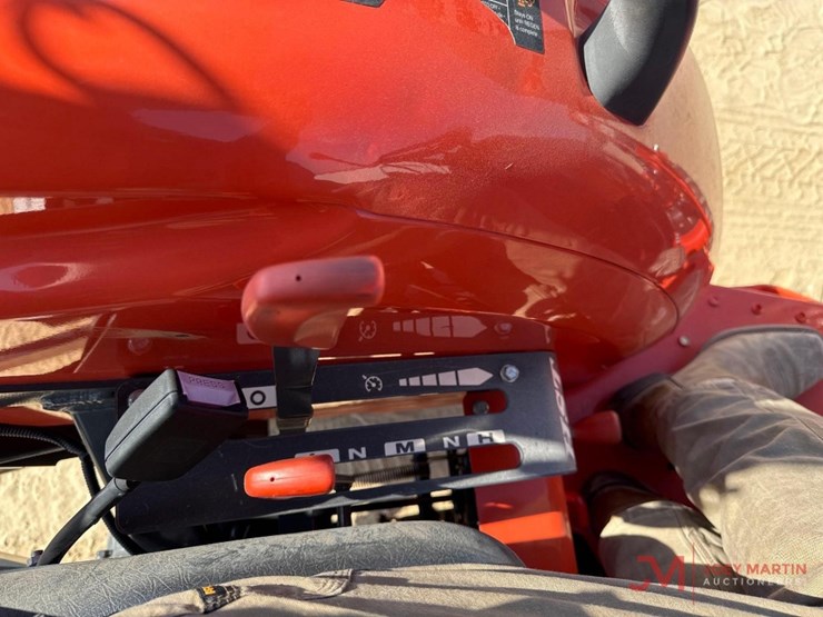 2017-kubota-l4701-image-16