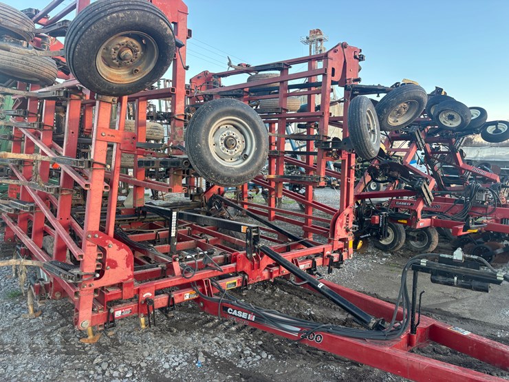 case-ih-200-image-3