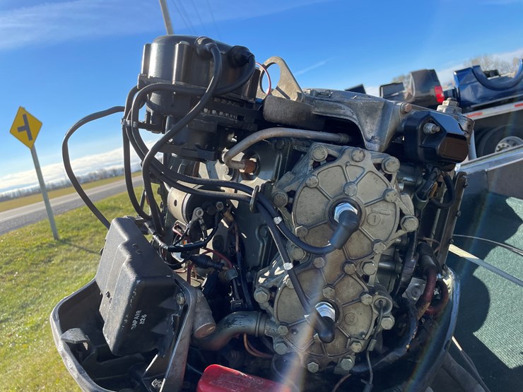 #1097-•-1953-crestliner-v4tl-aluminum-fishing-boat-with-trailer-(no-title)-image-17