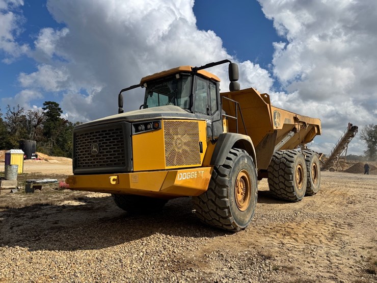 2022-deere-410e-image-6