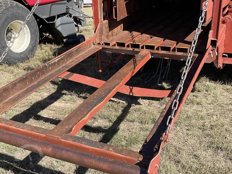 1980-hesston-4900-image-21