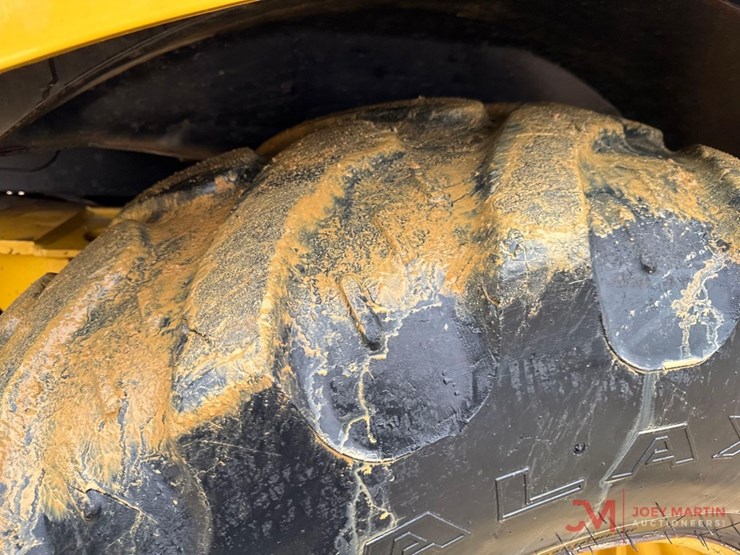 2012-caterpillar-416f-image-11