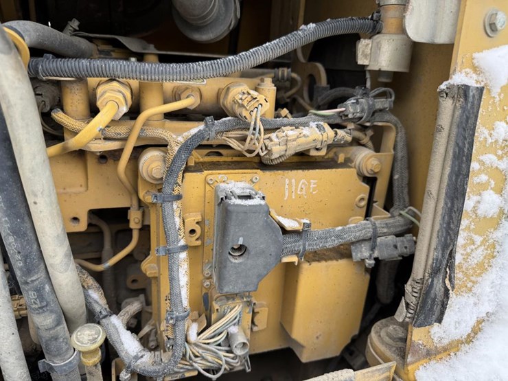 2012-caterpillar-d4k-image-39