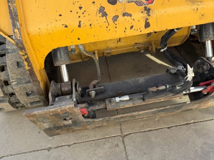 2022-caterpillar-279d3-image-11