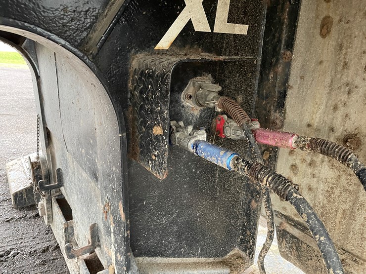 #1056-•-2005-xl60-specialized-38'-lowboy-trailer-(has-wi-title)-image-44