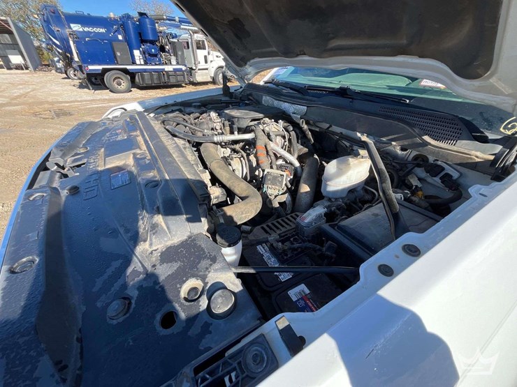 2015-chevrolet-3500hd-image-7