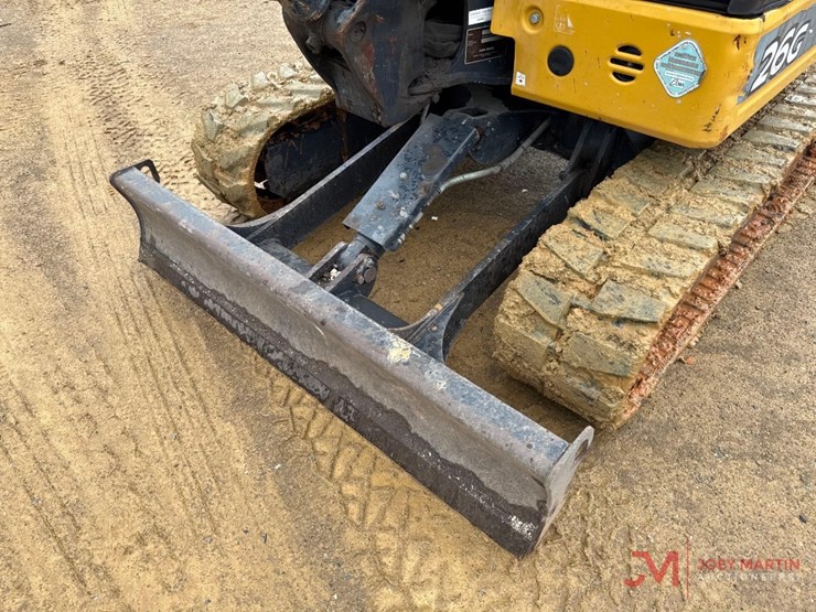 2020-deere-26g-image-11