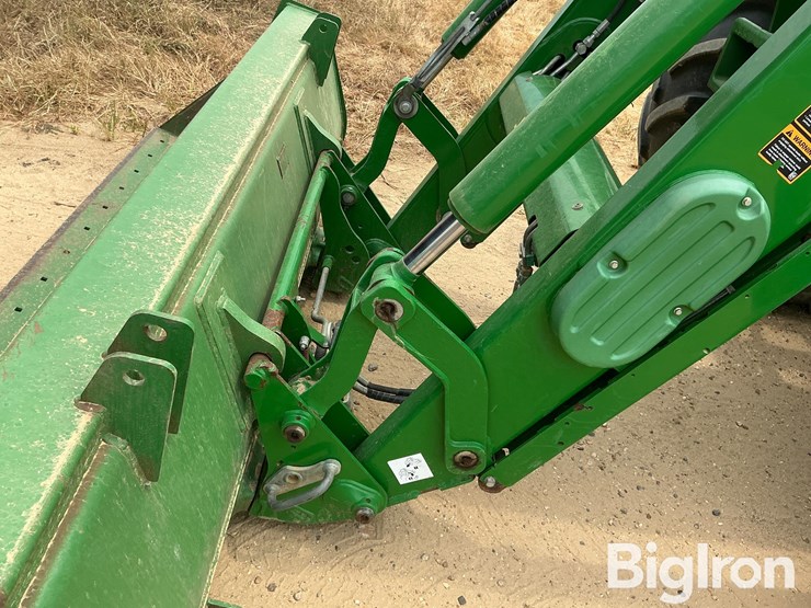 2018-john-deere-6155m-image-12