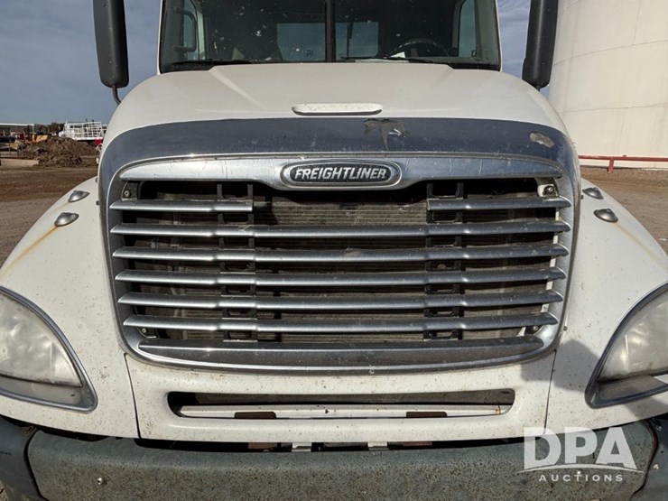 2006-freightliner-day-cab-truck-(gp12099,-unit-802)-image-16
