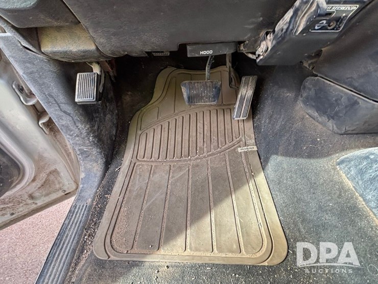 2004-dodge-2500-image-54