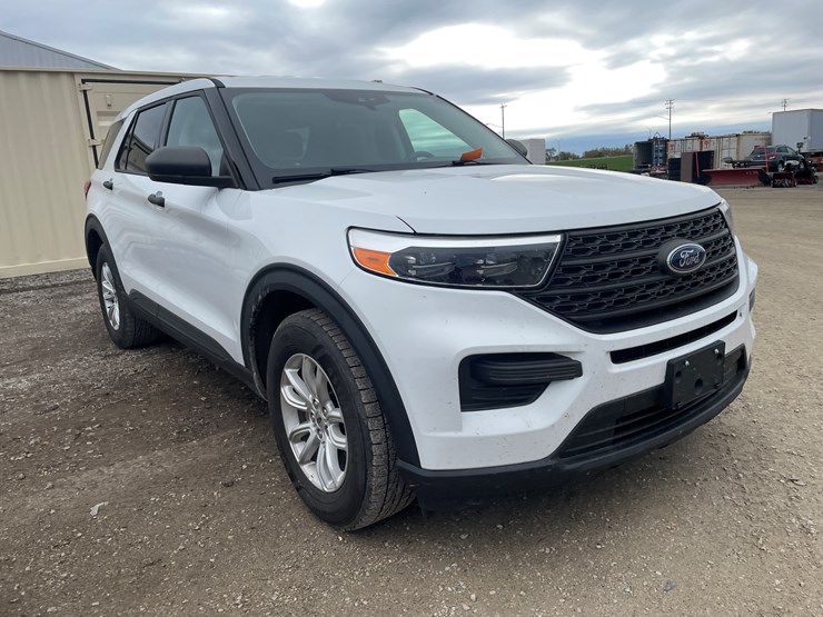 2021-ford-explorer-image-3