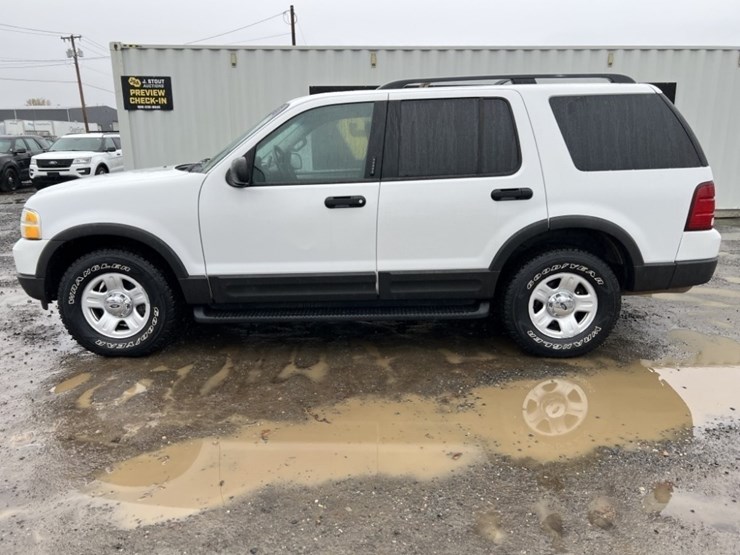 2003-ford-explorer-xlt-image-7