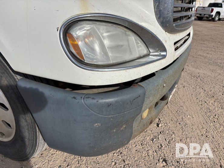 2006-freightliner-day-cab-truck-(gp12099,-unit-802)-image-51