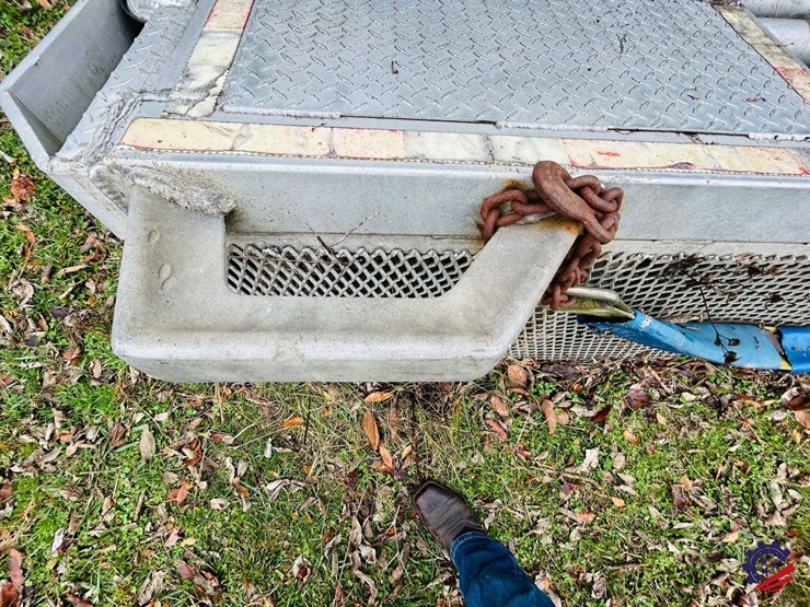 aluminum-7ft-flatbed-truck-body-image-16