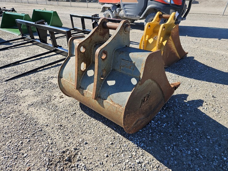 #205052-•-used-backhoe-bucket-image-2