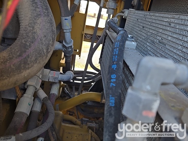 2016-caterpillar-120m2-image-166