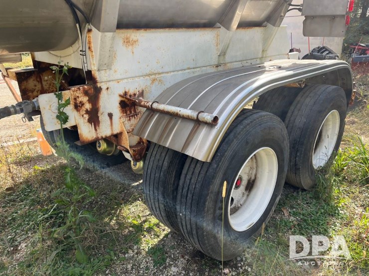 1982-heil-trailer-image-43