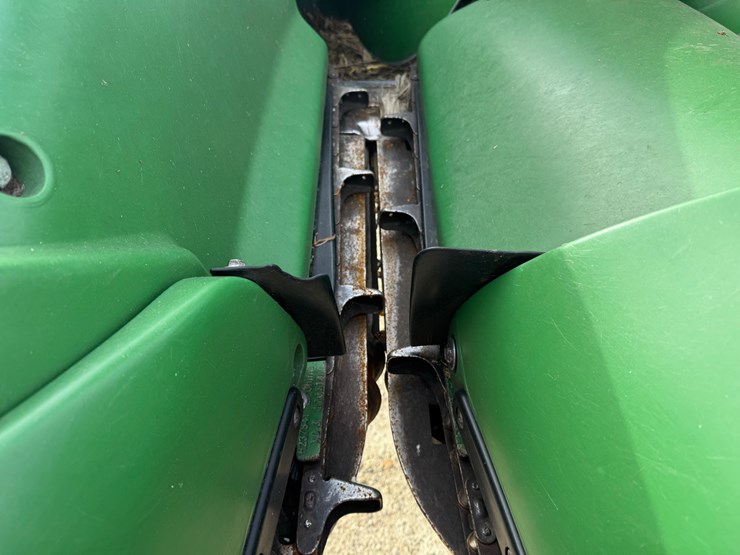 john-deere-606c-image-10