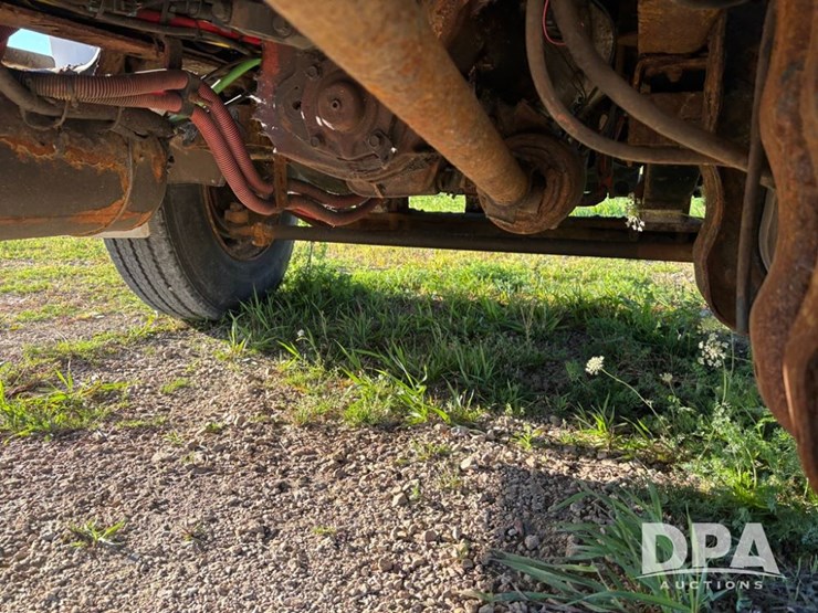 2005-freightliner-business-class-lp-bobtail-truck-(dr12590-unit-6501)-image-48