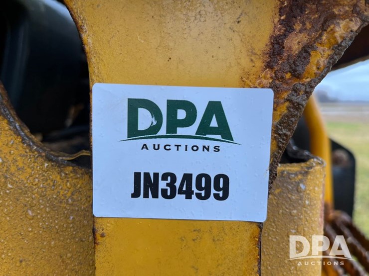 2017-deere-624k-image-56