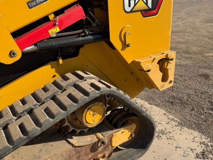 2022-caterpillar-279d3-image-9