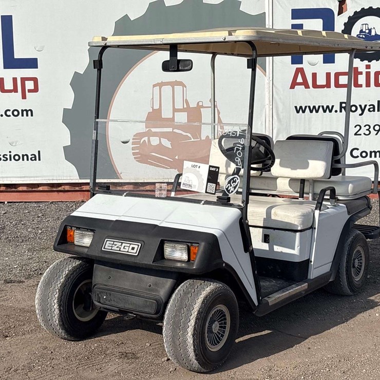EZ-GO GOLF CART
