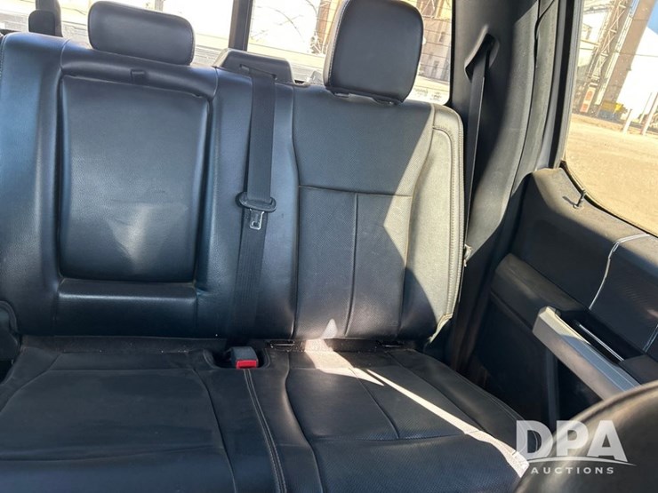 2018-ford-f150-lariat-image-32