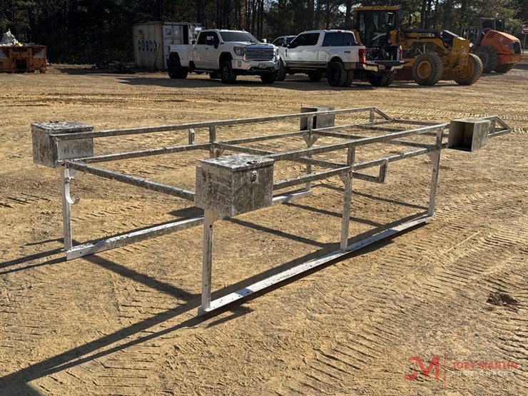 truck-ladder-rack-image-2