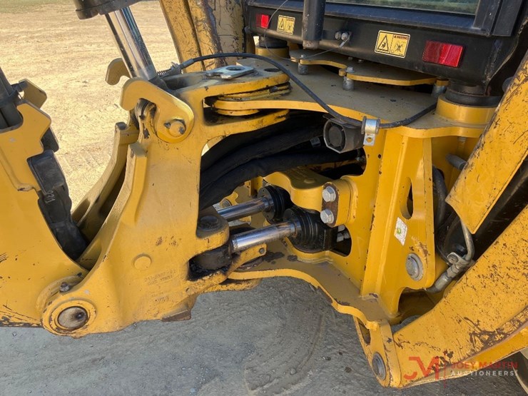 2017-caterpillar-420f-it-image-22