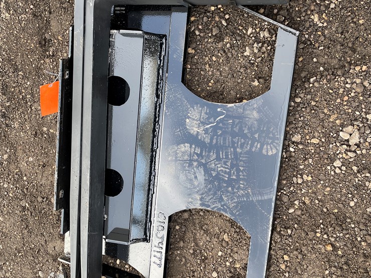 #1217-•-mini-skidsteer-pallet-forks-image-3