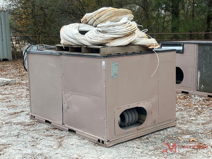 commercial-ac-unit-w/-flex-duct-image-4