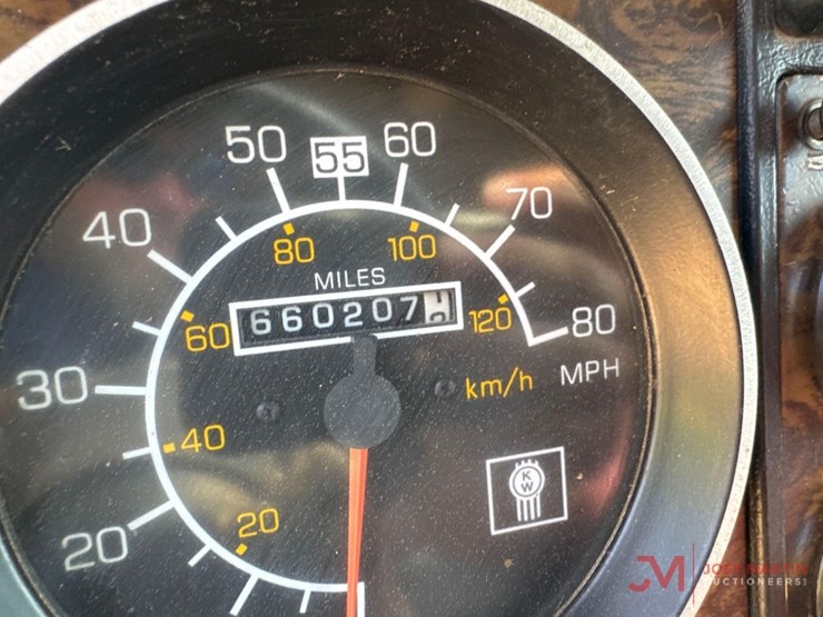 1997-kenworth-day-cab-truck-tractor-image-22