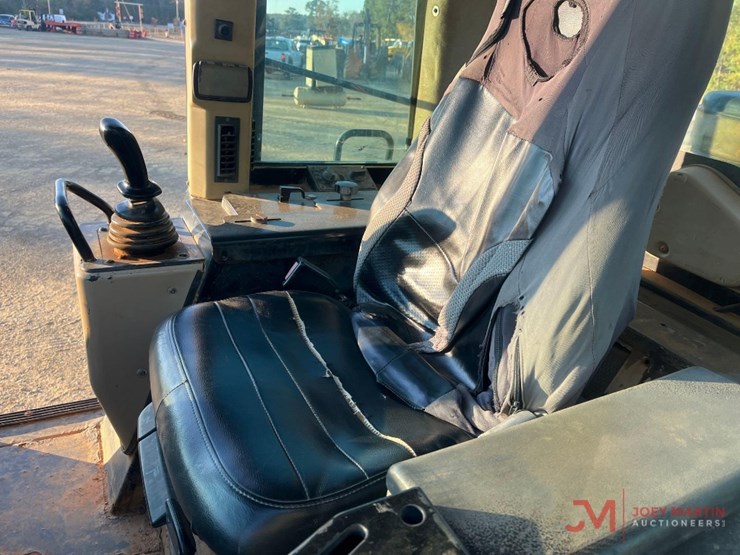 2000-caterpillar-953c-image-15