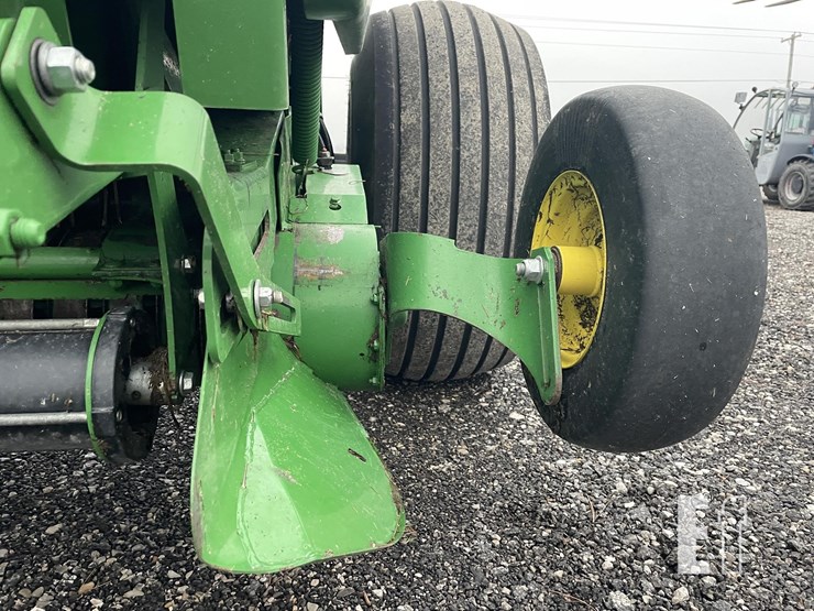 2022-john-deere-560m-image-25